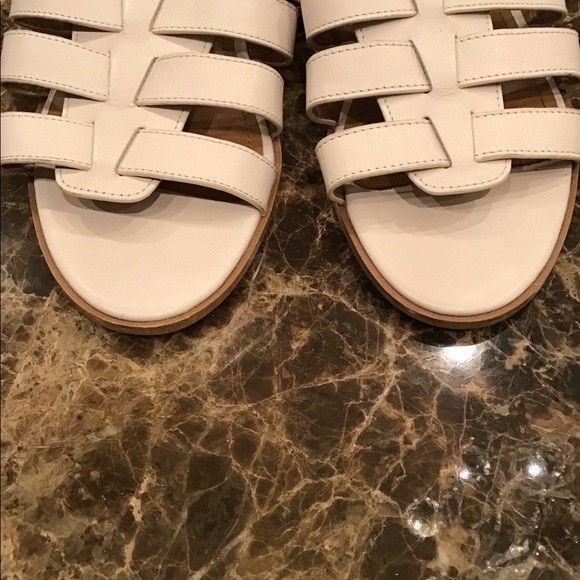 🌷COACH SANDALS OFF WHITE SIZE 8 - Picture 5 of 5